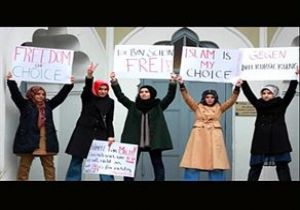 FEMEN e Tesettürlü Rakip Grup!
